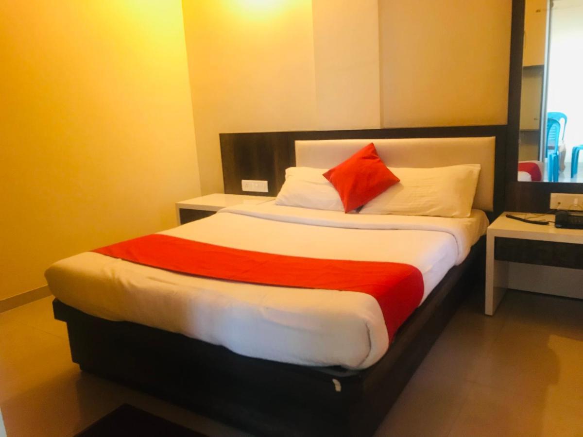 Staymaker Prakash International Gonikoppal ภายนอก รูปภาพ