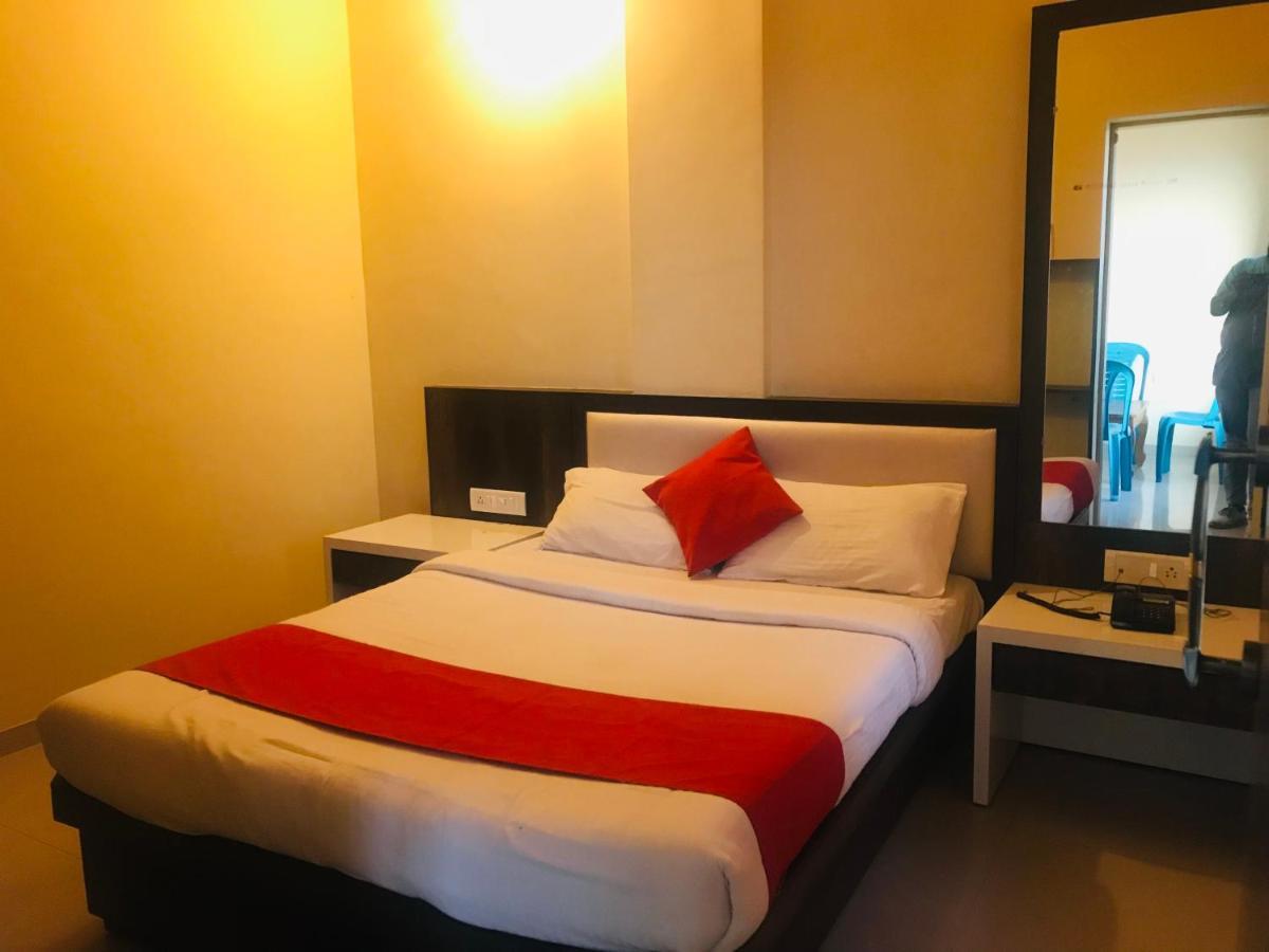 Staymaker Prakash International Gonikoppal ภายนอก รูปภาพ